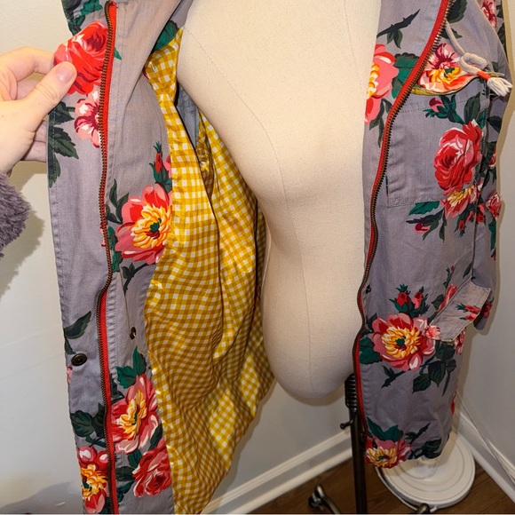 Matilda Jane Women’s Small Grey Red Floral Anorak Full Zip Rain Jacket - Picture 7 of 8